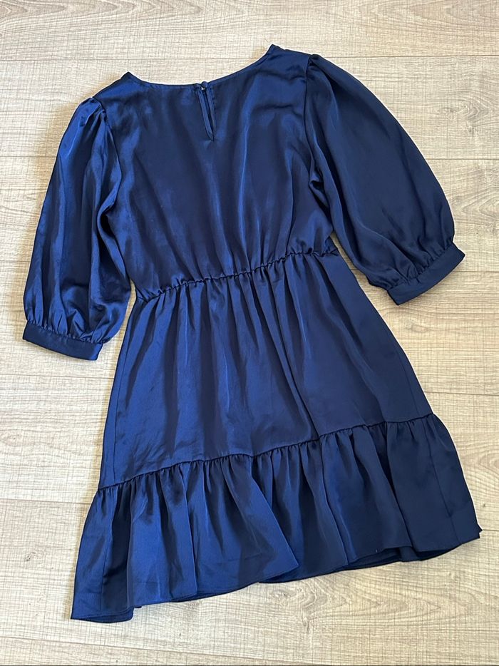 Robe bleue marine satinée Naf Naf taille 38 jamais portée - photo numéro 8