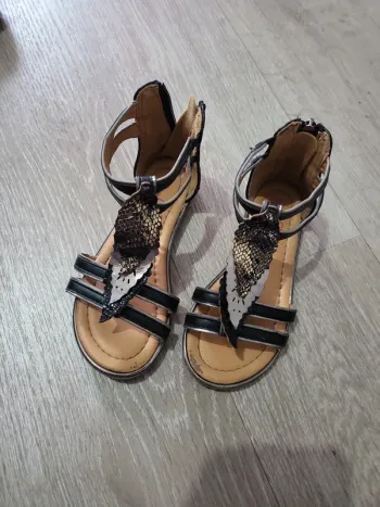 Sandalettes taille 28