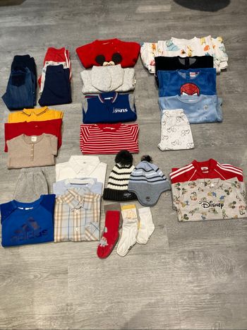 Lots vêtements  12 mois