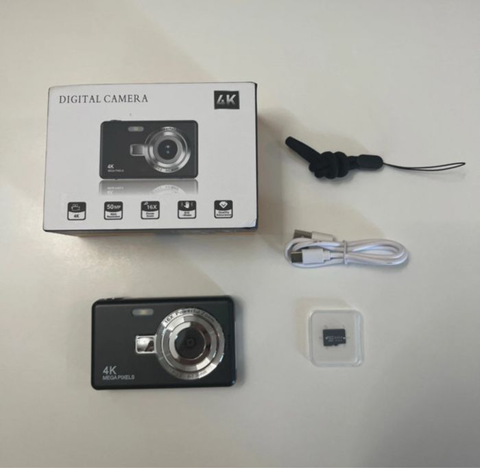Appareil photo numérique neuf + carte sd
