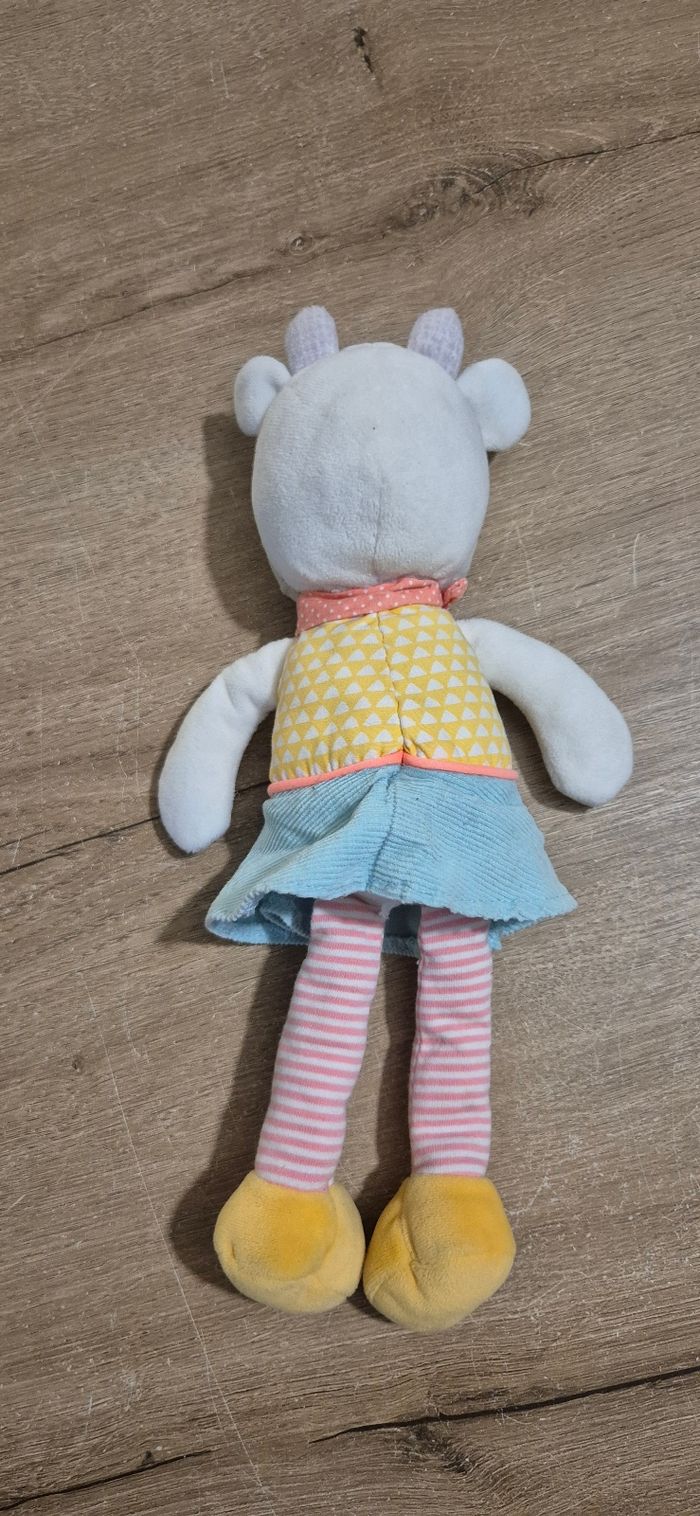 Peluche vache en jupe