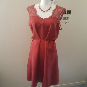Robe de soirée cérémonie chic rouge bordeaux neuve avec étiquette Comptoir des Cotonniers taille 42