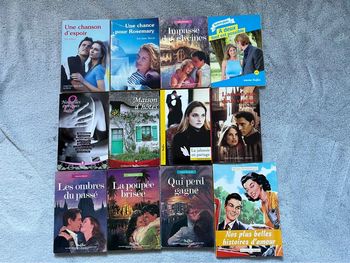 Lot de 12 livres romances