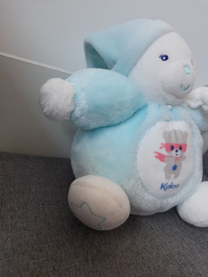 Peluche / doudou Kaloo ourson blanc et bleu - photo numéro 4
