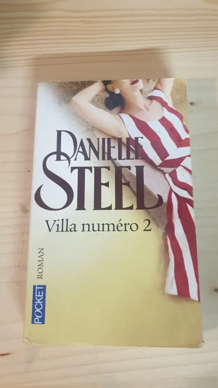 Livre Danielle Steel Villa numéro 2