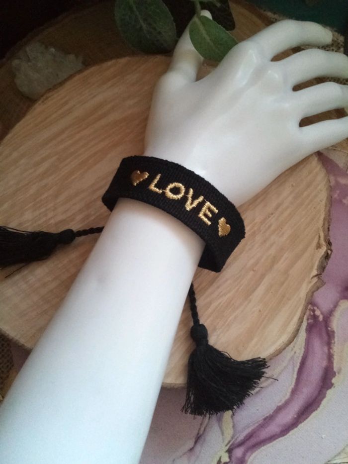 Bracelet LOVE đź–¤.