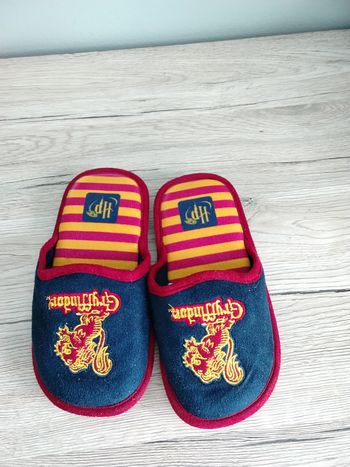 Paire de chaussons pantoufles fille pointure 30 Harry Potter