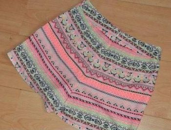 Short fluo ethnique t.36/S Neuf jamais porté