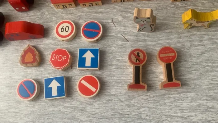 Lot de figurines/sujet/véhicules en bois - photo numéro 6