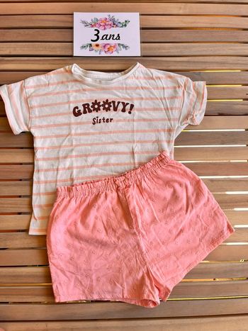 Ensemble teeshirt et short 3 ans