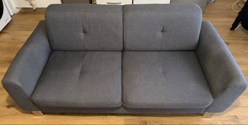 Canapé gris – disponible immédiatement – idéal petit espace