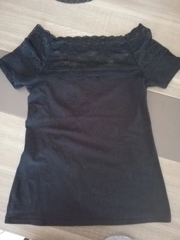 Tee shirt avec dentelle