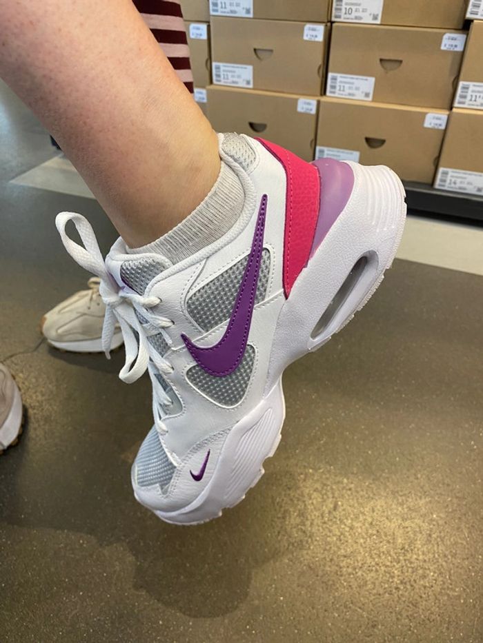 Très belle baskets en cuir NIKE | Pointure 38 - photo numéro 2