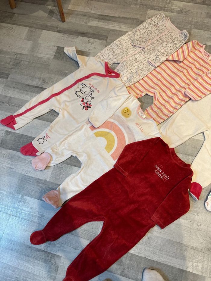 Lot de pyjamas - photo numéro 4