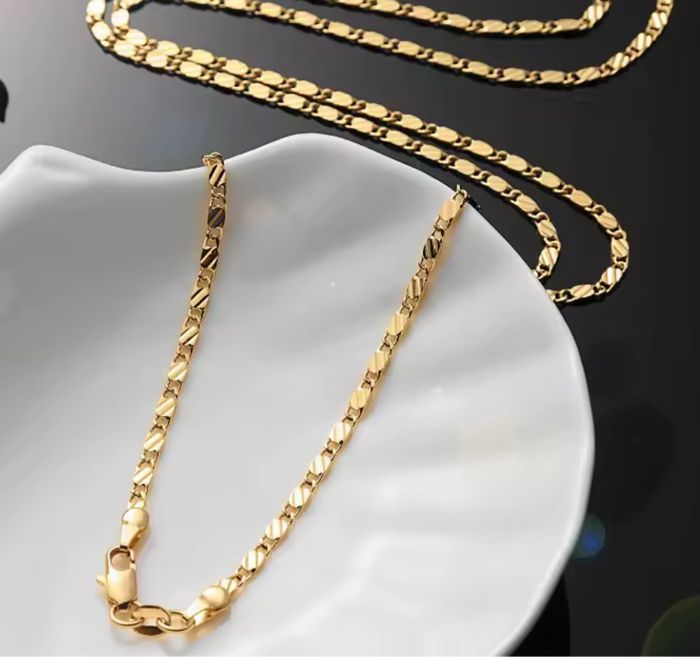 Collier plaqué or couleur 18K - bijou fantaisie - photo numéro 3