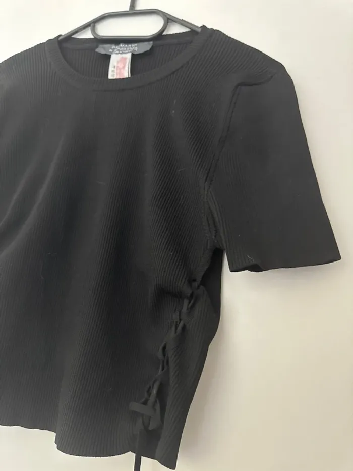 T shirt primark noir côtelé resserré sur les côtés - photo numéro 3