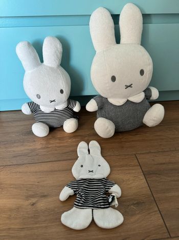 Lot peluches miffy