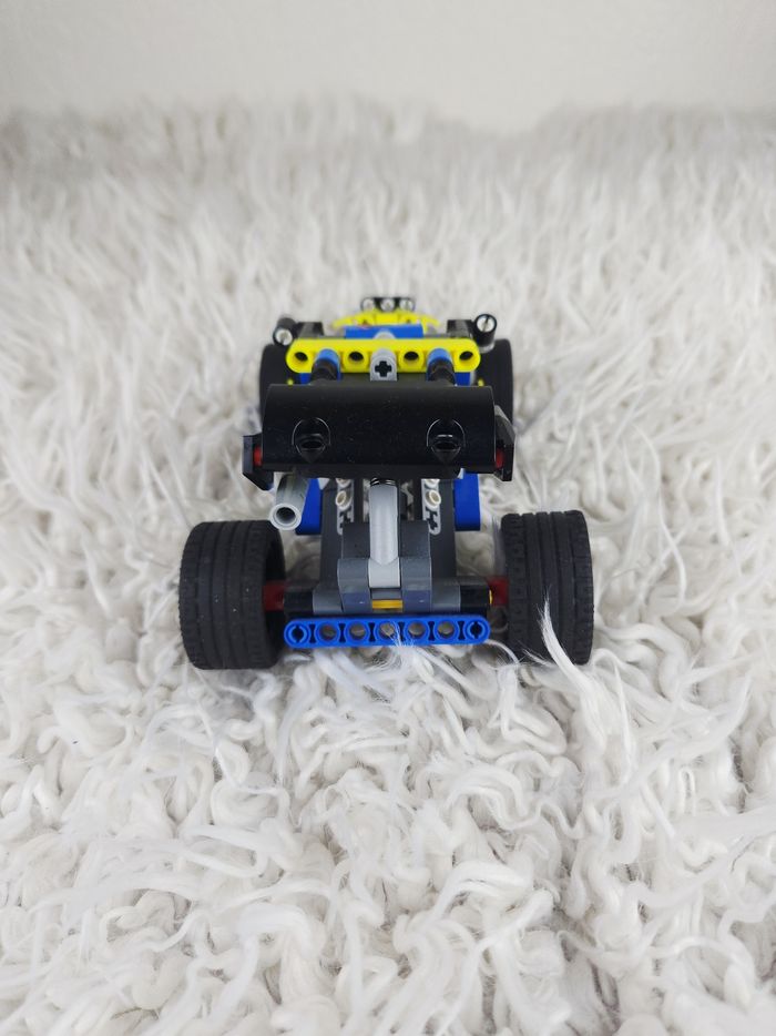 Le buggy tout terrain de courses Lego n ° 42164 🎅 - photo numéro 4