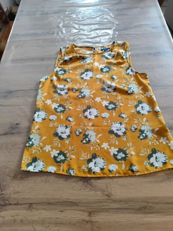 T-shirt Kiabi Jaune Fleuri, Taille M