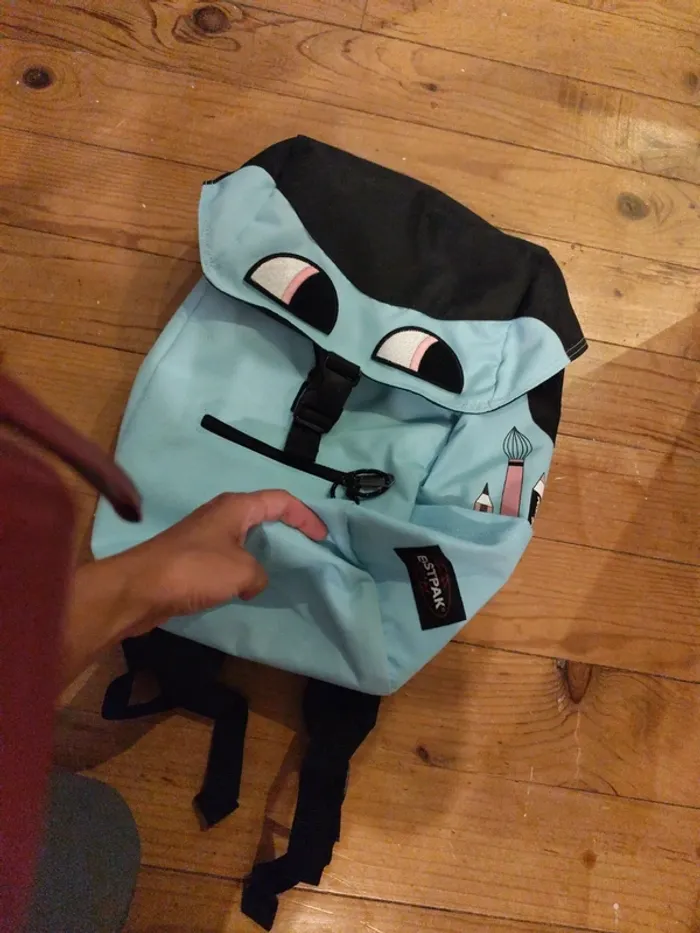 Sac à dos Eastpak x Jérémy Ville bleu ciel noir neuf