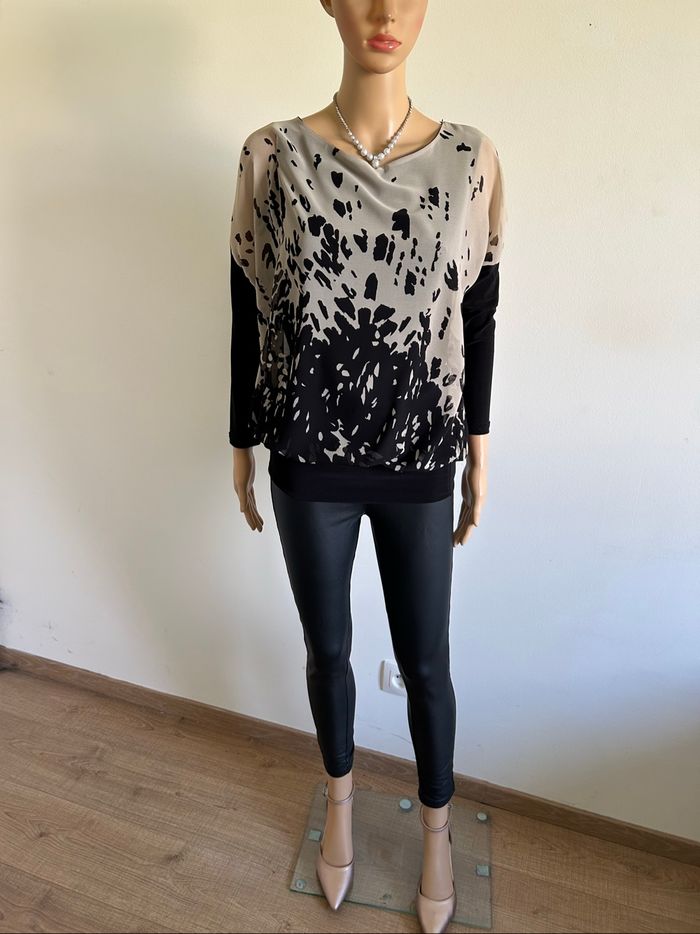 Blouse noire et beige à manches longues Rinascimento taille S TBE - photo numéro 3
