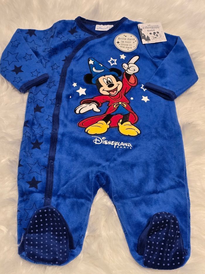 NEUF (NON PORTÉ)🏷 💙💙😍😍sublime pyjama 6 mois disneyland paris 💙💙🤩😍 - photo numéro 2
