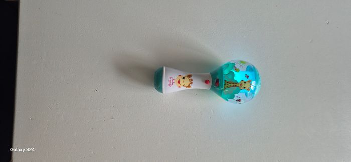 Lot livre interactif touch & play et le hochet shake shake Sophie la girafe - photo numéro 9