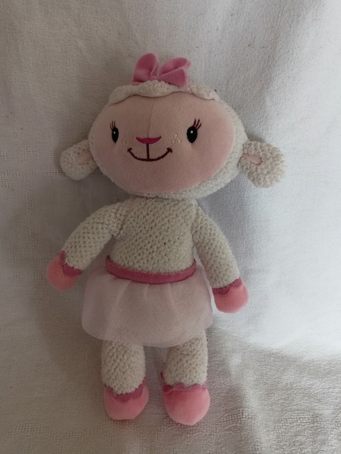 Câline docteur la peluche 30 cm