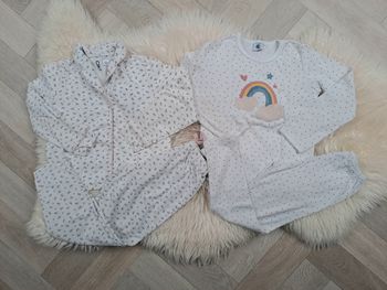 Lot de 2 pyjamas longs Okaidi et Petit Bateau taille 6 ans