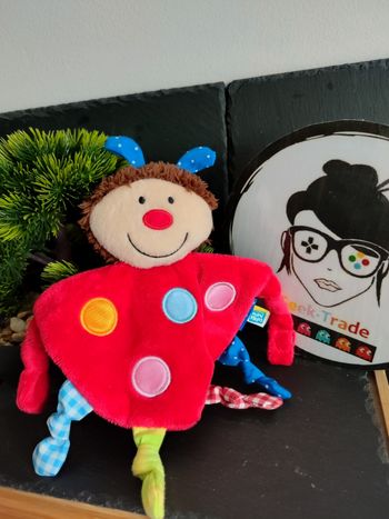 Doudou plat coccinelle rouge revensburger mini steps bleu orange rose vert 2714