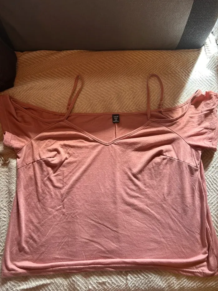 Teeshirt épaules dénudés