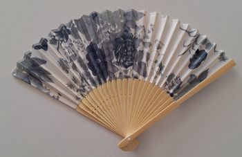 Éventail décoré