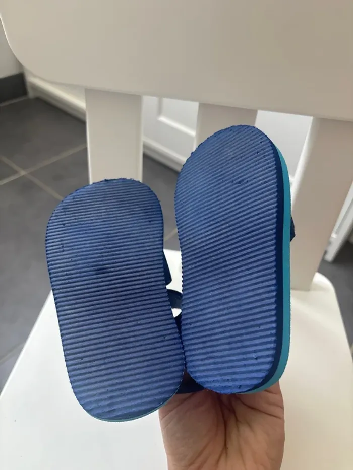 Sandales été T.25 - photo numéro 3