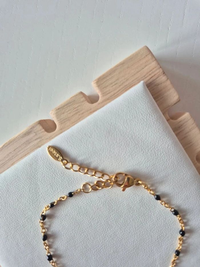 Bracelet Dorée perles noires - menottes 
🌸 en acier inoxydable - NEUF - photo numéro 3