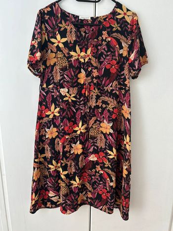 Robe d’été fleurs et animaux - cache cache taille 40 rouge bordeaux -