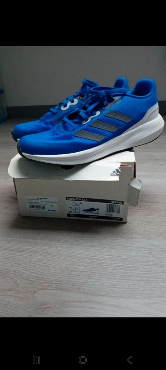 Baskets Adidas 40 - photo numéro 2