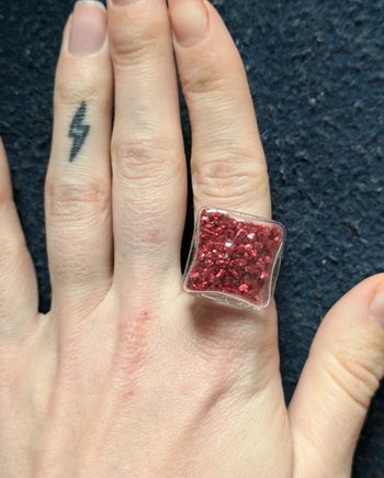 Bague en verre carrée style pylônes