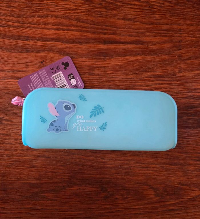 Plumier en silicone Stitch neuf