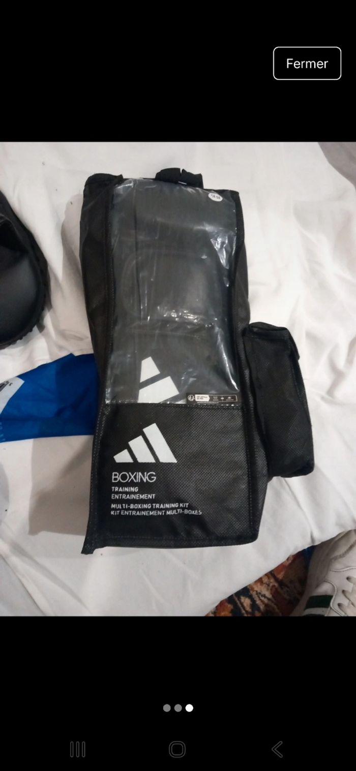 Gant de boxe adidas plus des bandage et protège dents neuf avec étiquettes  taille 14 oz - photo numéro 2
