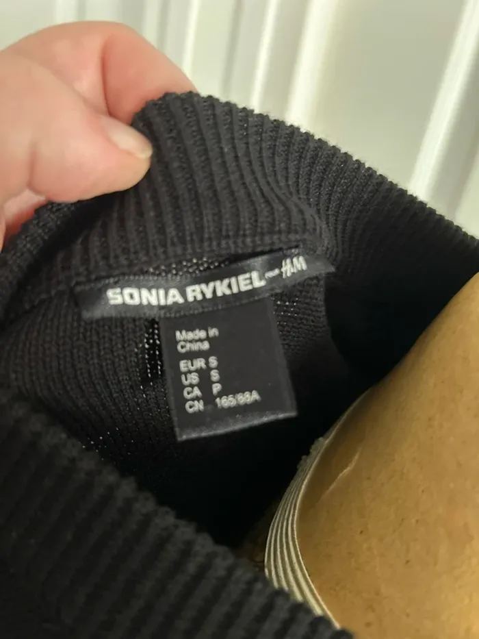 Magnifique pull avec écritures Sonia Rykiel taille S - photo numéro 4