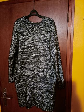 Robe noire et blanche