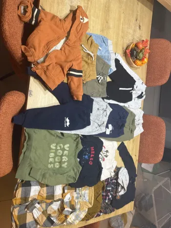 Lot complet de vêtements 18 mois garçon
