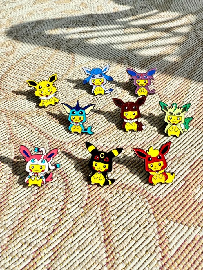 Lot de pins Pokémon Pikachu x Évoli 9 pièces - photo numéro 2