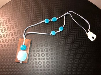 🌺 collier sautoir perles en verre bleu et bois