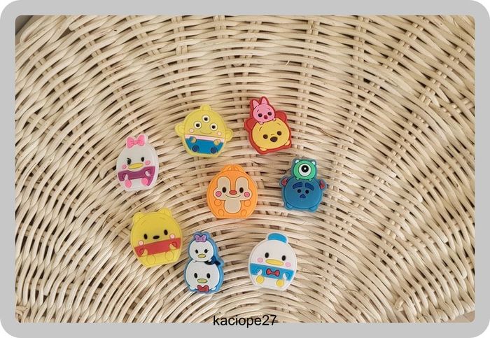 Lot de 8 Jibbitz neufs – Héros Disney / Pixar – Accessoires Crocs
