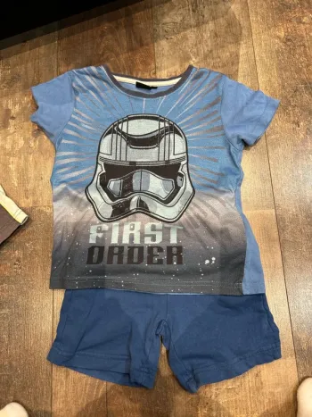 Ensemble short/tee shirt star wars