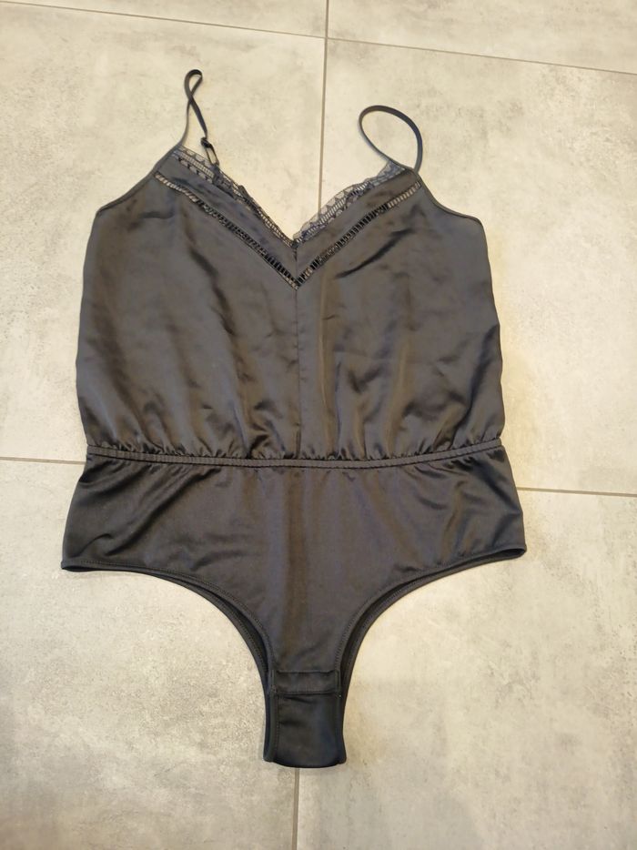 Bodie noir et dos dentelle Etam taille 40