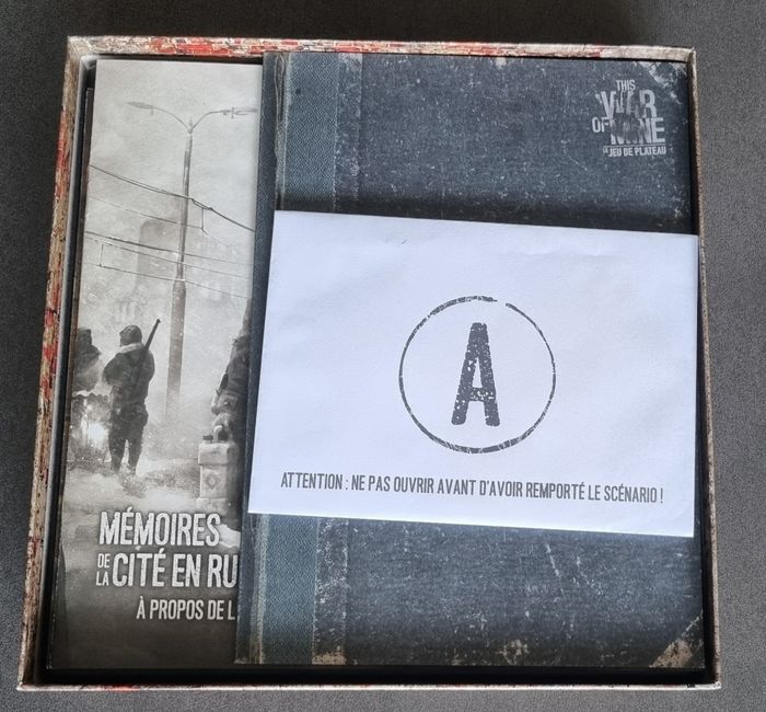 Jeu de société this war of mine + extension mémoires de la cité en ruine - photo numéro 8
