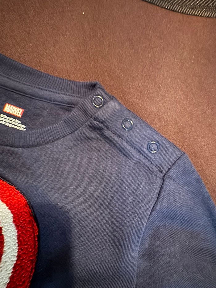 Sweat Capitaine América 36 mois neuf - photo numéro 2