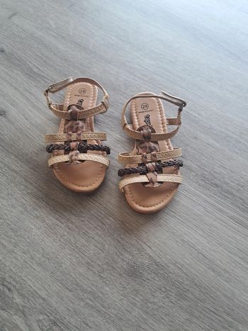 Chaussure tape a l'œil taille 28